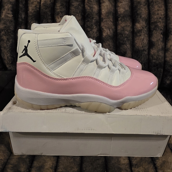 Jordan Sneakers White and Pink Gloss - Picture 2 of 4